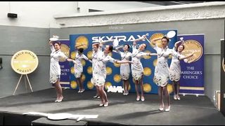 【稀缺航空】2021最新@空姐兼职约炮 飞机上厕所丝袜诱惑Vol.2》高级空姐VIP群内流出 旗袍黑丝 白嫩美乳风情万种