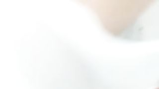 【战神VS良家】夏日炎炎，户外野战，离异美熟女跟情人公园草地露出，跳蛋塞穴，公厕啪啪爆菊，淫水顺腿流，劲爆刺激