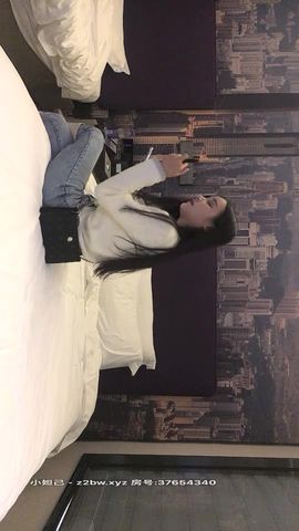 【步宾寻花】洋娃娃般的外围小姐姐，脸蛋精致漂亮，女神温柔可舌吻，性爱细节啪啪完美展示1