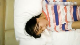 学生妹子生日当天被残忍开苞痛的满头大汗