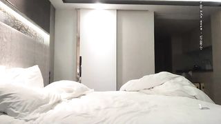 情感主博李寻欢清纯酒窝极品妹子太诱人再来一炮，翘起屁股黑丝撕裆特写口交站立一字马插入