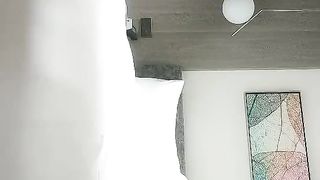 【69堂精品】【利仔探花】，22岁兼职小护士，长发飘飘貌美如花，打桩机猛男卖力干逼，小姐姐高潮阵阵享受的呻吟