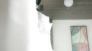 【69堂精品】【利仔探花】，22岁兼职小护士，长发飘飘貌美如花，打桩机猛男卖力干逼，小姐姐高潮阵阵享受的呻吟