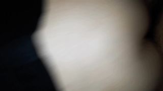 【69堂精品】美女私拍流出车内被男友摸乳抠穴后入大白臀插得鲍鱼冒白浆