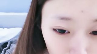 【69堂精品】骚眼镜妹69姿势深喉扣穴掰开双腿爆操01