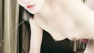 【69堂精品】女主播舔蛋吸屌口活堪比技师开档肉丝美臀骑上来