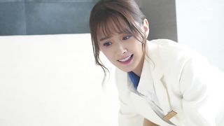 【69堂精品】明星淫梦-杨幂 酒店服务生的特殊服务