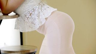 【69堂精品】御姐揉捏翘臀吸允爱抚奋力插入猛力抽送