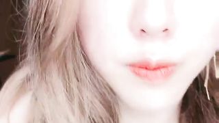 【69堂精品视频】宝宝白嫩手指主动掰开小穴自慰呻吟流水