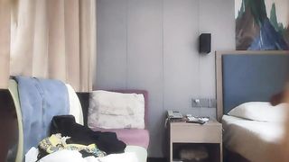 【69堂精品视频】小伙约嫖偷拍丰满御姐69互舔玩的好开心