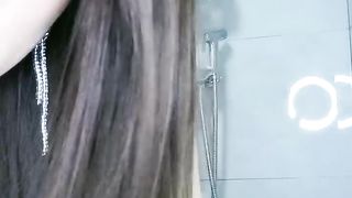 【69堂精品视频】悠悠子白嫩辣妹主动坐插阳具自慰抽插流水