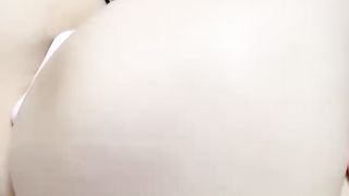 美少妇躺在床上诱惑自慰乳头粉嫩诱惑十足道具插穴