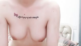 【69免费视频】弯弓射大逼迷人的小少妇让小哥抱在怀里抽插射了一屁股