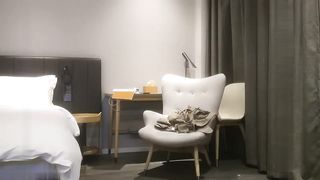 【69堂精品视频】雀儿满天飞外围女神骚货控制不住非常想舔逼