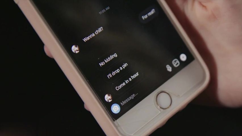 【69堂精品视频】饥渴的金发女郎和伴侣在卧室做爱