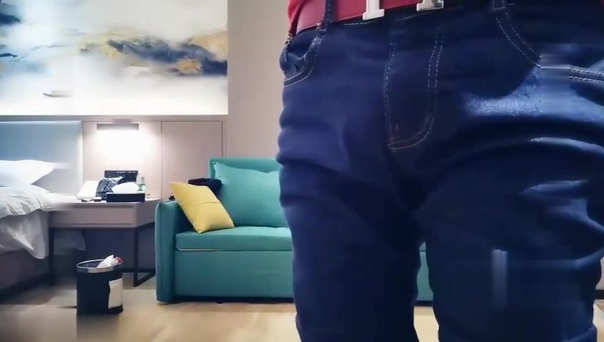 【69堂精品视频】黑丝短裙妹子舌吻摸奶洗完澡猛呻吟娇喘