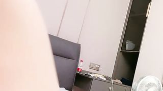 【69堂精品视频】大屁股骚奶子黑丝颜值也还不错的无敌骚浪贱