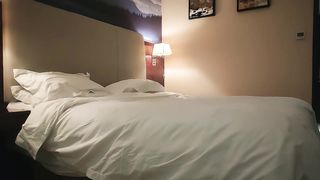 【69堂精品视频】小马寻花肤白貌美饱满胸部极品尤物脱光干一炮