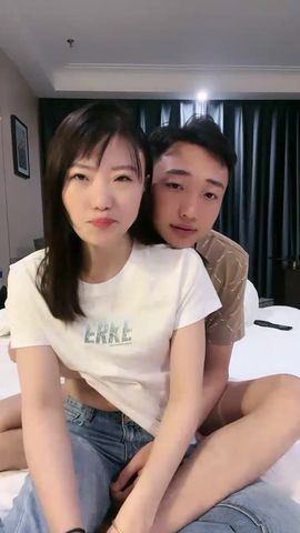 【69堂精品视频】新人美御姐情侣操逼穿上牛仔裤上位骑乘