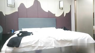 【69堂精品视频】无情的屌中途掉线四川美女肤白貌美身材极品