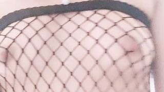 【69堂精品视频】无毛骚穴很性感让小哥压在身下爆草抽插