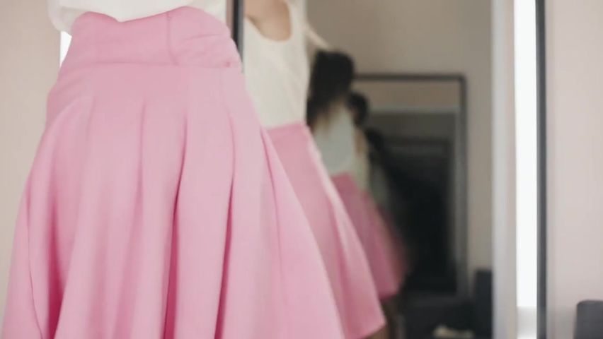 【69堂精品】白嫩淫穴拿着阳具自慰阴唇高潮不间断