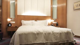 【69堂免费视频】小宝寻花舌吻互摸调情迫不及待解开裤子侧入抽出