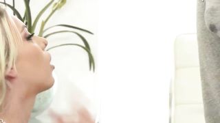 【69堂免费视频】我喜欢品尝我的瑜伽教练的黑鸡巴满足我的淫穴