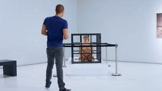 【69堂免费视频】女神在笼中尽享疯狂肛交