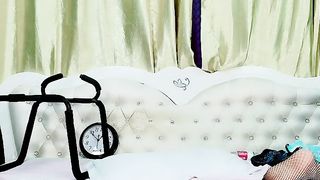 【69堂免费视频】少女白嫩美乳诱惑蒙面男饥渴上位打桩