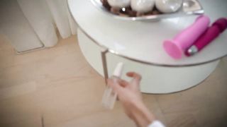 【69堂免费视频】卡琳娜·金是一个美丽的口交人偶熟女骑乘打桩