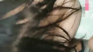 【69堂免费视频】真实母子乱伦坐标四川成都_儿子大半夜兽性大发_让妈妈起来吃鸡巴_无套内射妈妈（串联的剪辑）