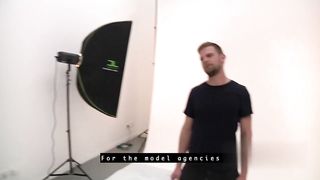 【69堂免费视频】巨乳法国摄影师被男模特操屁股疯狂打桩