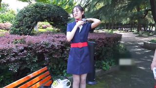 【69堂免费视频】某航空真实空姐【安琪】赚外快户外景区真空露出私拍人体被路人看见了