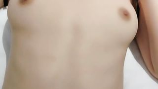 【69堂免费视频】埋头吃屌骑乘位爆操，被炮友尽情输出，多毛嫩穴特写