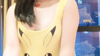 【69堂免费视频】抓屌吸吮深喉，扒开内裤爆操