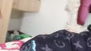 【69堂免费视频】制服丝袜露脸极品学妹跟小哥啪啪，无毛白虎逼淫词荡语满身