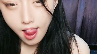 【69堂免费视频】后入大屁股激情上位，浪叫呻吟表情好骚颜射