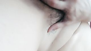 【69堂免费视频】大姨妈刚走小嫂子就按耐不住了寂寞，全程露脸舔弄大粗鸡巴