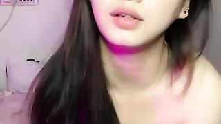 【69堂免费视频】骑乘位爆操紧致骚穴，抱着大屁股深插