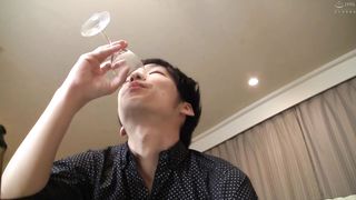 【69堂免费视频】露娜酱感受到了男人意想不到的举动，不断地折磨和高潮