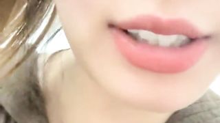 【69堂免费视频】美女厂妹上班偷偷直播，刷礼物就给你看逼