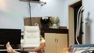 【69堂免费视频】史上最骚舅妈，四川44岁舅妈勾引20岁外甥乱伦，多出偷情自拍视频泄露