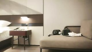 【69堂免费视频】文轩森探花质量提升约两妹子先操一个，笑起来甜美大长腿美女，口交舔屌抬起双腿抽插，侧入快速撞击猛操