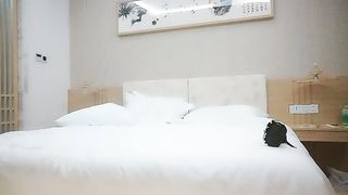 【69堂免费视频】渔网情趣装D罩杯粉乳风骚小姐姐骚叫震天响