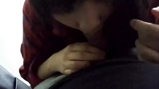 【69堂免费视频】【楼道传说】暴露狂反差婊楼梯整活，主动勾引楼下大叔