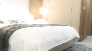 【69堂免费视频】酒吧搭讪的妹子，一开始矜持不让操，推倒直接干两炮