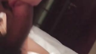 【69堂免费视频】【青岛真实兄妹乱伦】表哥让学生表妹舔鸡巴，后面发生什么你懂的