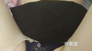 【69堂免费视频】大哥在外打工，嫂子雏菊献给了我，肛交到出血