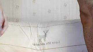 【69堂免费视频】全程露脸无毛骚穴，撑爆小嘴的大鸡巴，主动上位抽插夹的好紧，让大哥干的高潮冒白浆刺激